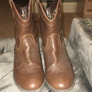 Short Cowgirl boots